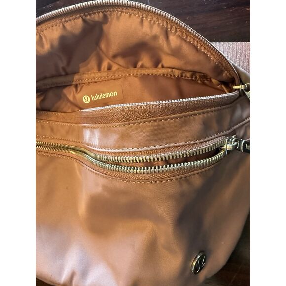 Lululemon City Adventurer Belt Bag 2.5L Crossbody Shoulder, Mauve - Picture 5 of 10